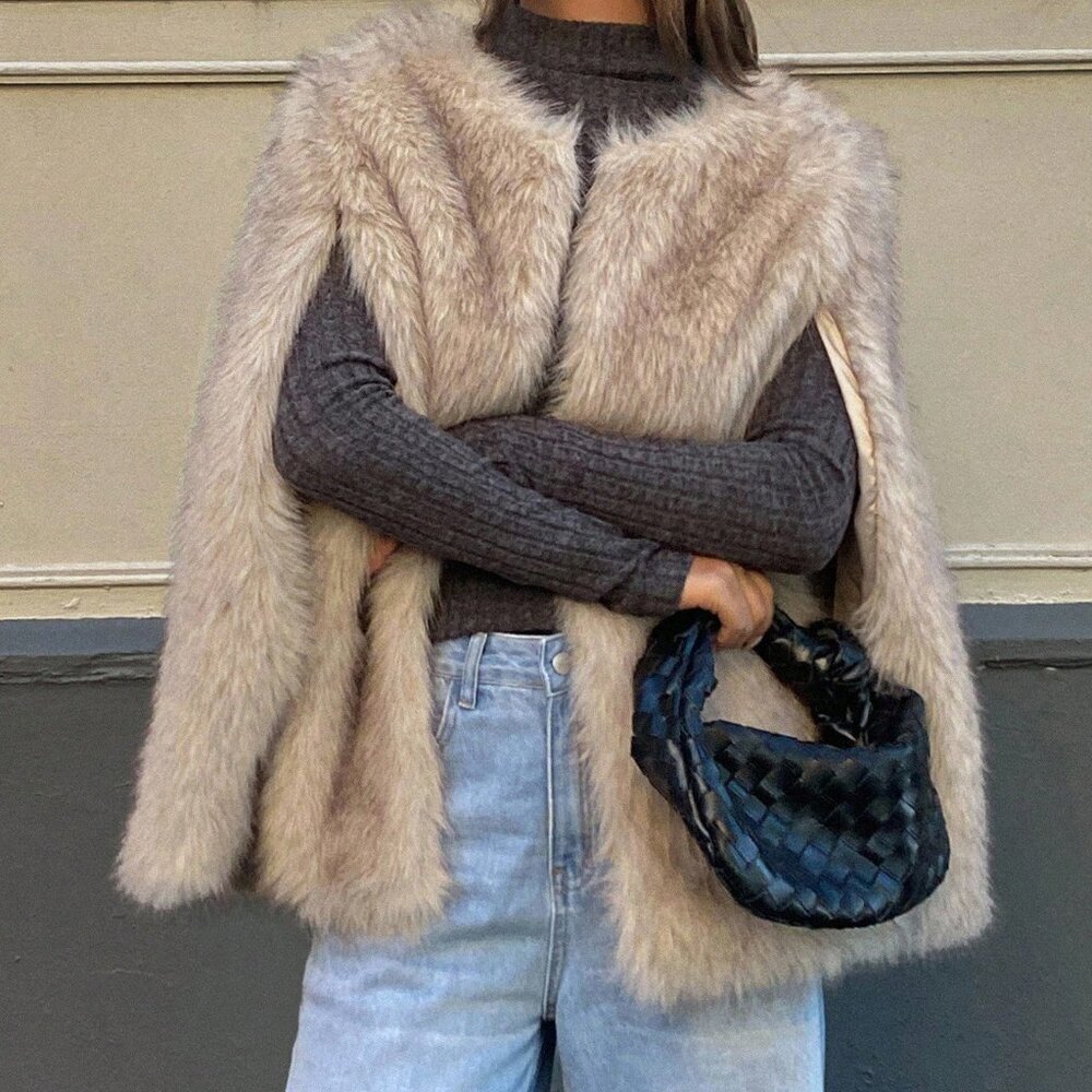 Apricot Casual Women's Sleeveless Faux Fur Poncho Jacket